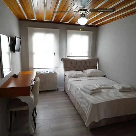 Lafontaine Hotell 2*