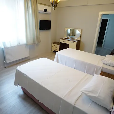 Lafontaine Hotell 2*