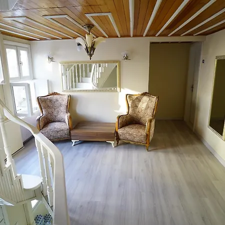 Lafontaine Hotell 2*