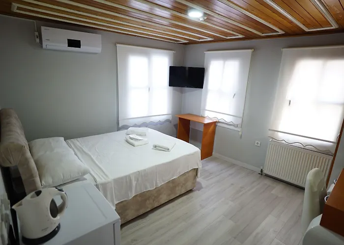 מלון Lafontaine 2*