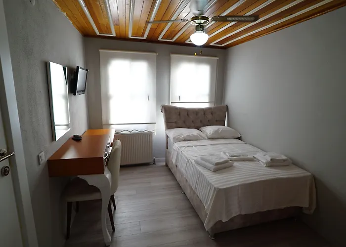 Lafontaine מלון 2*