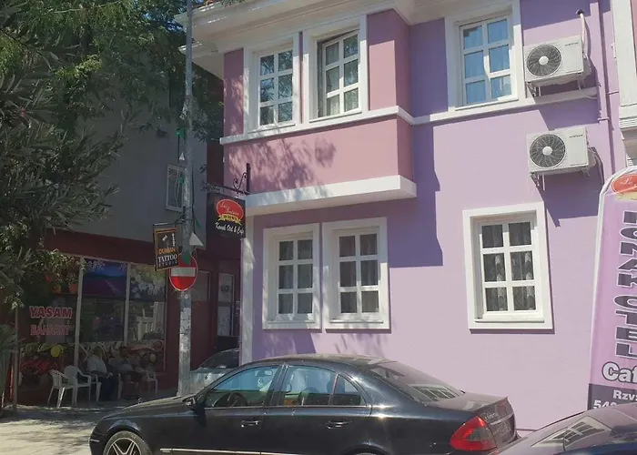 Lafontaine 2* מודניה